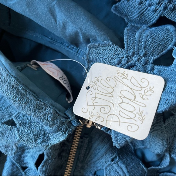 Free people x Saylor lace Jessa dress in Turquoise 
NWT size small - Picture 7 of 10